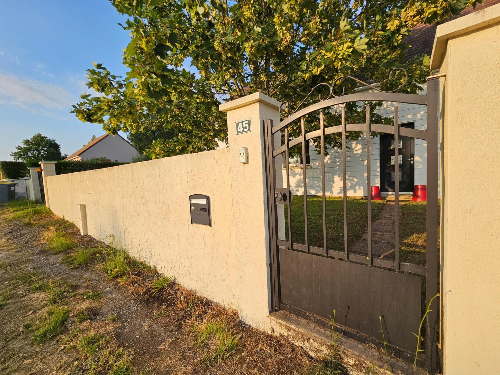 Comme A La Maison Monnaie Extérieur photo